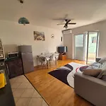 T&A Apartment
